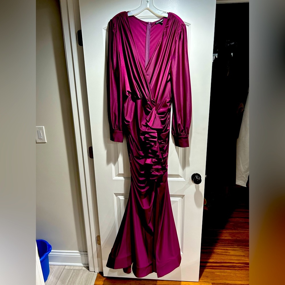 Selling a Burgandy long sleeve night gown size 1X